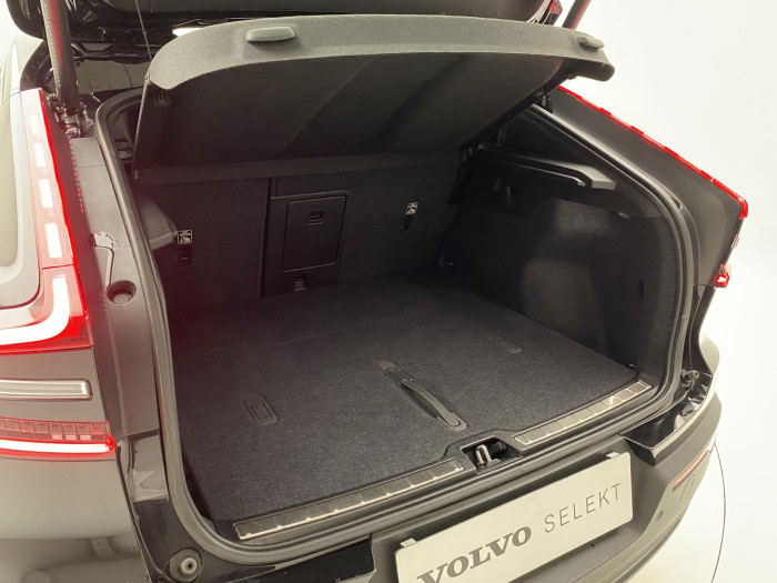 Volvo EC40 ULTRA BLACK EDITION TWIN MOTOR Edition