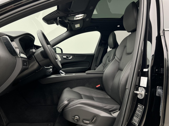 Volvo XC60 B5 AWD BLACK EDITION AUT 1.maj 2.0 Edition