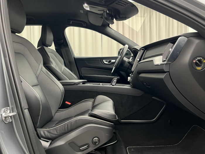 Volvo XC60 B4 R-DESIGN AUT