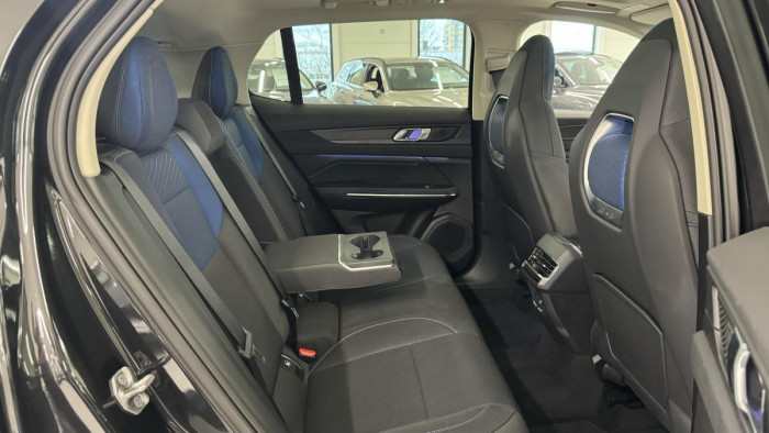 Lynk & Co 01 PHEV DCT AUT 1. maj.