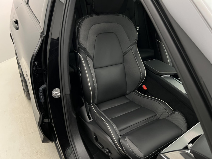 Volvo XC60 T6 AWD RECHARGE BLACK EDITION 2.0 Edition