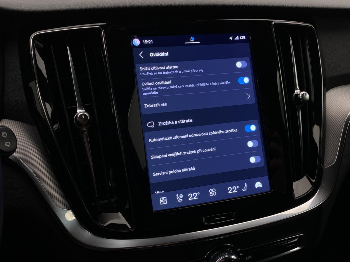 Volvo V60 T6 AWD PLUG-IN DARK PLUS CZ