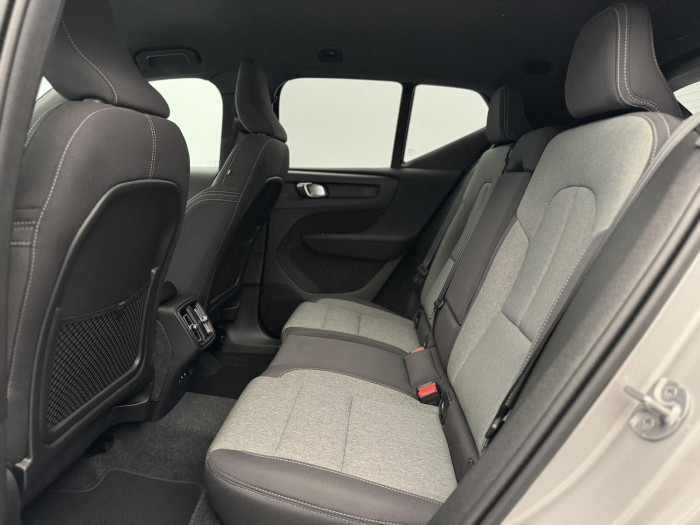 Volvo XC40 B4 PLUS DARK AUT 1. maj