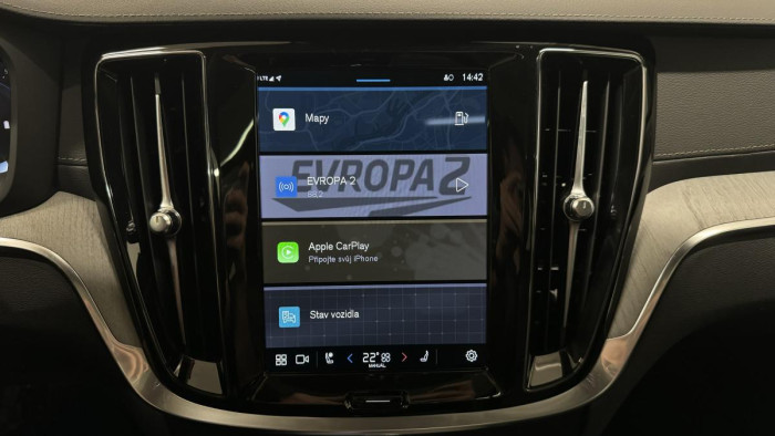 Volvo V60 CROSS COUNTRY B4 AWD REZERVACE