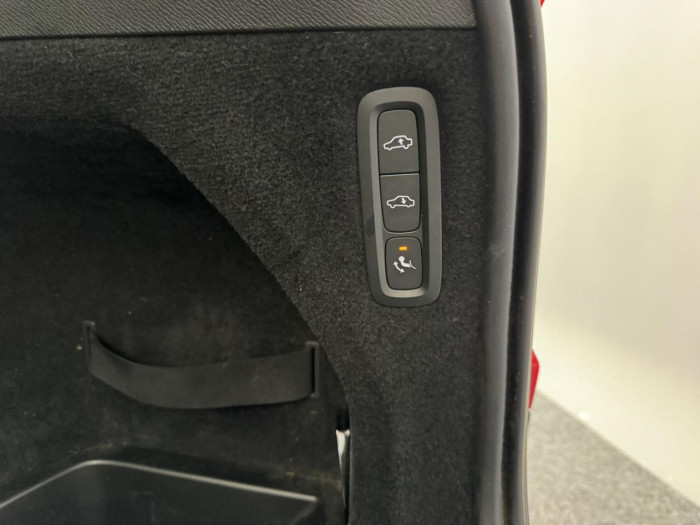 Volvo XC90 B5 AWD R-DESIGN AUT CZ