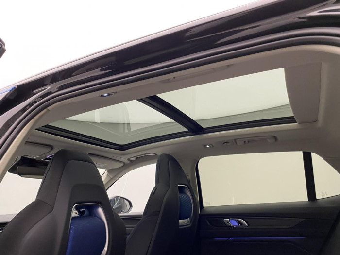 Lynk & Co 01 PHEV DCT AUT 1.maj. REZERVACE