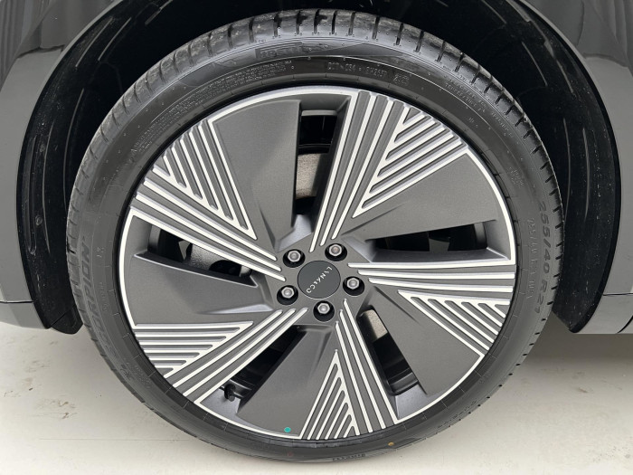 Lynk & Co 08 MORE PHEV