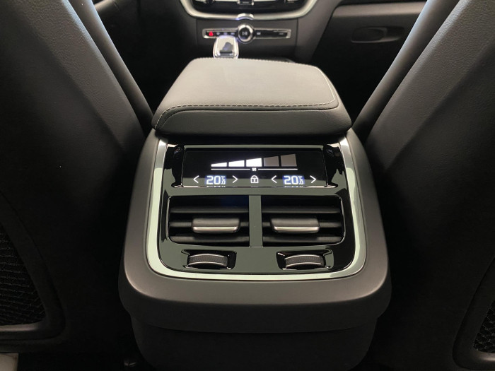 Volvo XC60 B5 AWD ULTRA BLACK EDITION CZ 2.0 Edition