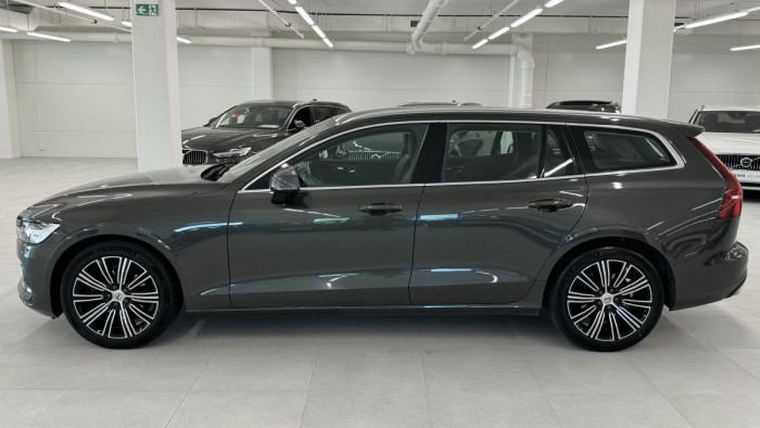 Volvo V60 B4 INSCRIPTION AUT REZERVACE