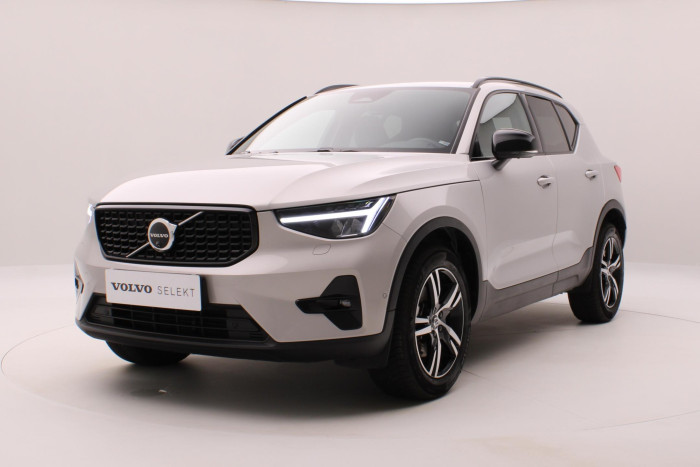 Volvo XC40 B4 DARK PLUS AUT CZ