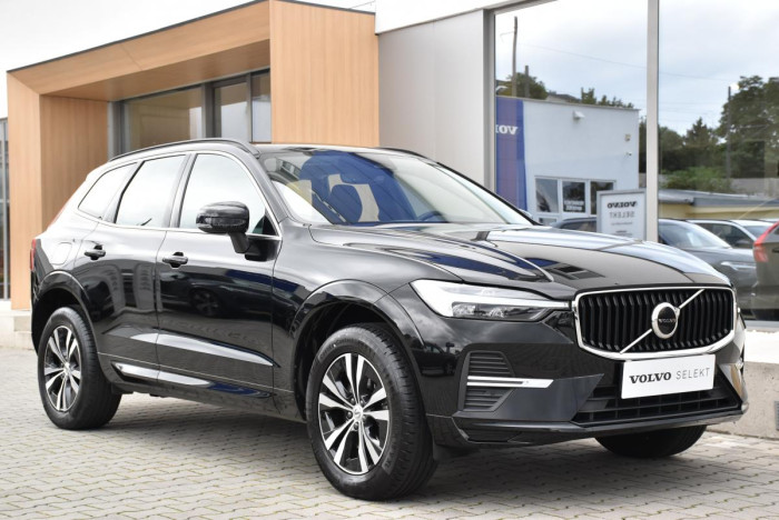 Volvo XC60 B4 AWD MOMENTUM REZERVACE 2.0 Momentum