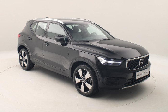 Volvo XC40 B4 AWD MOMENTUM REZERVACE 2.0 Momentum