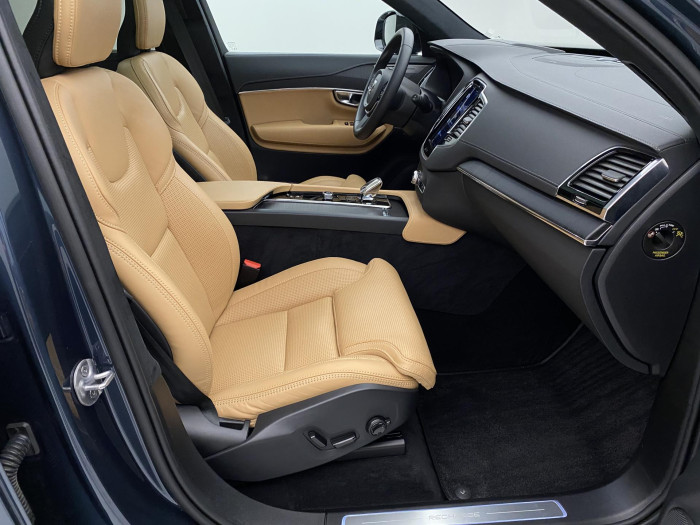 Volvo XC90 T8 AWD ULTIMATE DARK RECHARGE