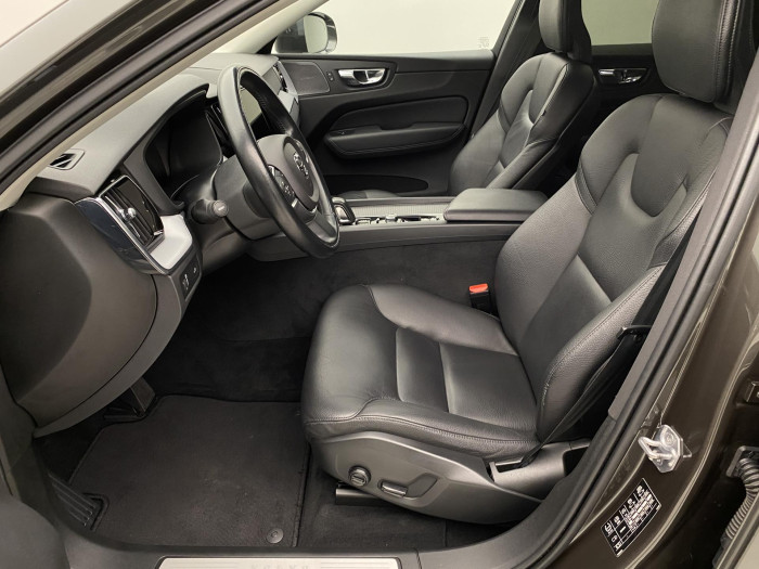 Volvo XC60 B4 AWD DARK PLUS AUT