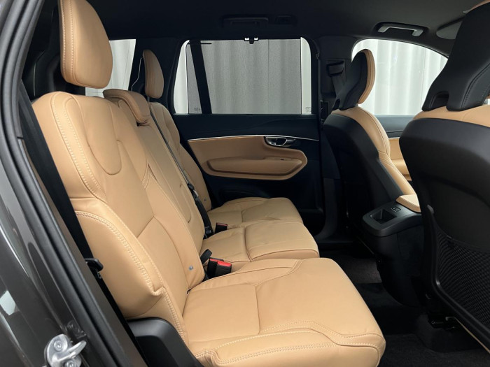 Volvo XC90 B5 AWD AUT BRIGHT PLUS 7-míst