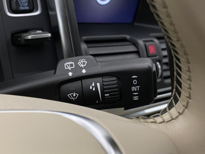 Volvo XC60 D4 AWD DYNAMIC REZERVACE 2.4 d Dynamic