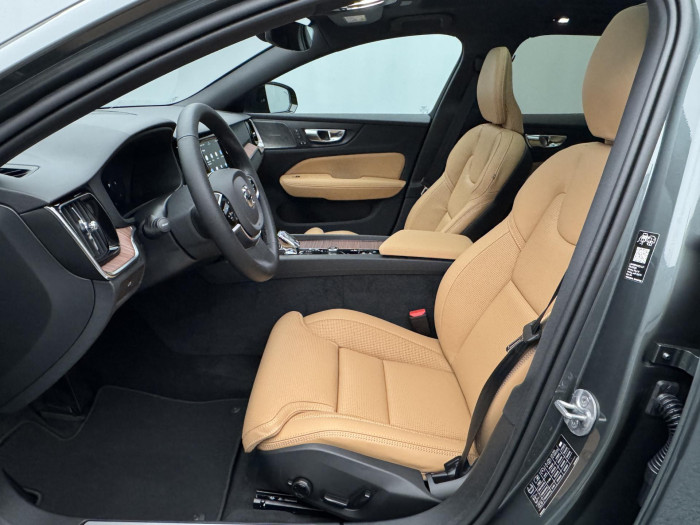 Volvo V60 B4 AUT DARK PLUS