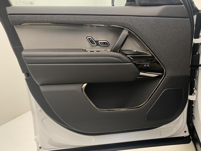 Land Rover Range Rover Sport D300 DYNAMIC SE AWD REZERVACE 3.0 d Dynamic SE