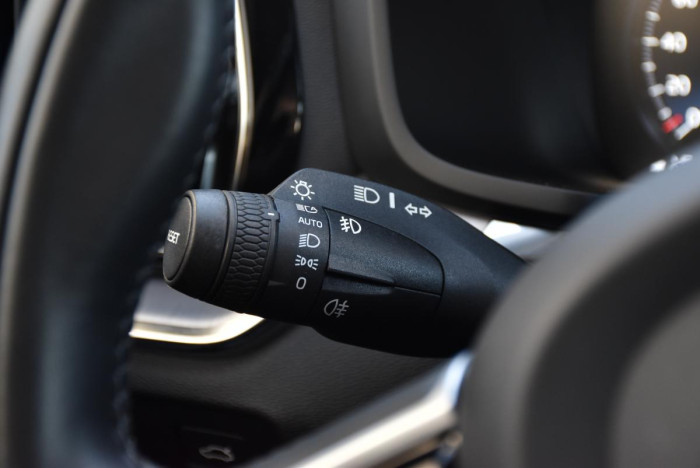 Volvo V60 B4 MOMENTUM ADV. REZERVACE 2.0 Momentum
