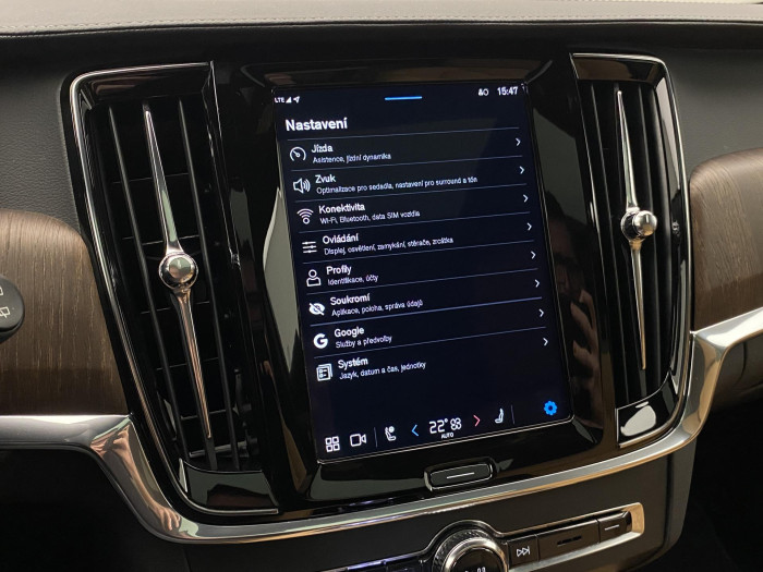 Volvo V90 CC B4 AWD ULTIMATE AUT CZ 2.0 CC CC