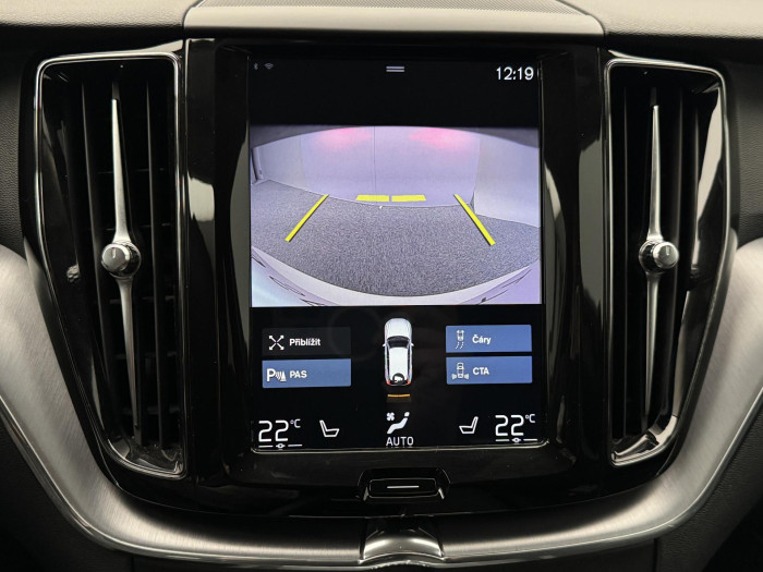 Volvo XC60 B4 AWD PLUS DARK AUT CZ