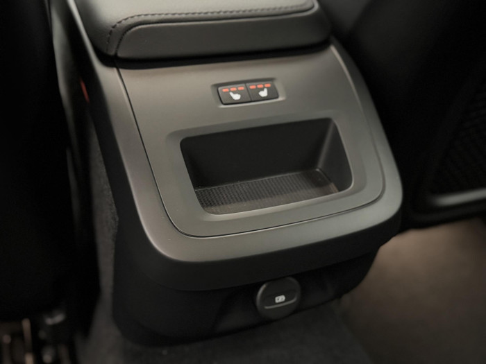 Volvo V60 B4 PLUS DARK CZ 1.maj