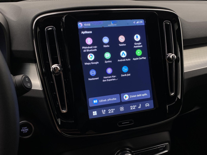 Volvo XC40 B3 DARK PLUS AUT CZ