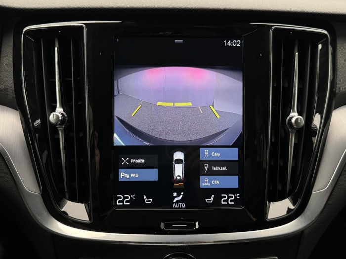 Volvo V60 CC D4 AWD MOMENTUM CZ 1.maj 2.0 d CC CC Momentum