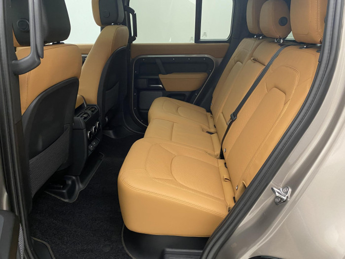 Land Rover Defender 110 P525 V8 EDITION AWD AUT CZ 5.0 V8 Edition