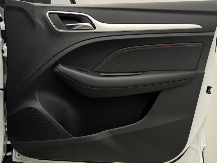 MG ZS 1.5 ESSENTIAL PLUS CZ 1.maj.