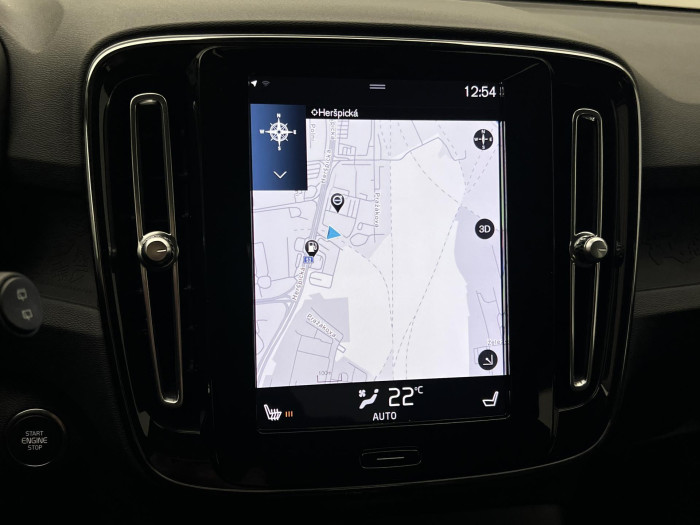 Volvo XC40 D4 AWD MOMENTUM PRO AUT CZ 2.0 d Momentum