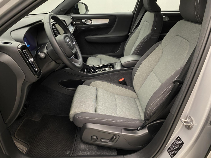 Volvo XC40 B3 DARK PLUS AUT CZ