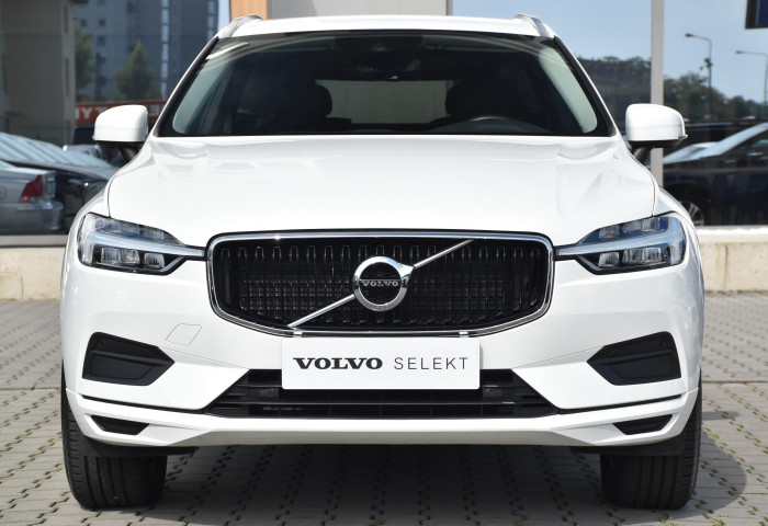 Volvo XC60 B4 AWD MOMENTUM AUT 1maj. CZ 2.0 Momentum