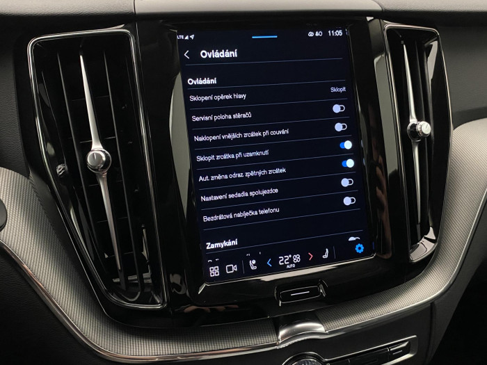 Volvo XC60 B5 AWD DARK PLUS REZERVACE