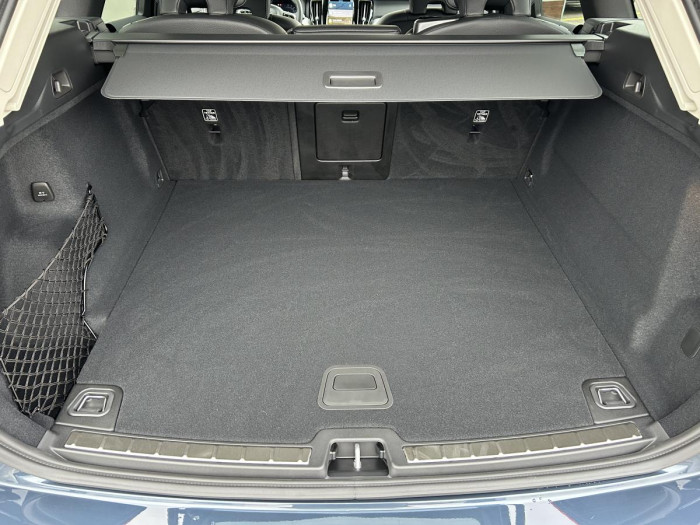 Volvo XC60 B5 AWD AUT DARK PLUS 2.0 Plus