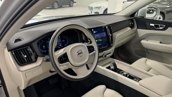 Volvo XC60 B4 CORE NEZÁVISLÉ TOPENÍ AUT