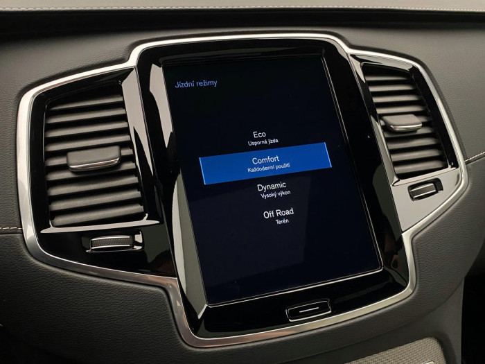 Volvo XC90 B5 AWD R-DESIGN AUT REZERVACE