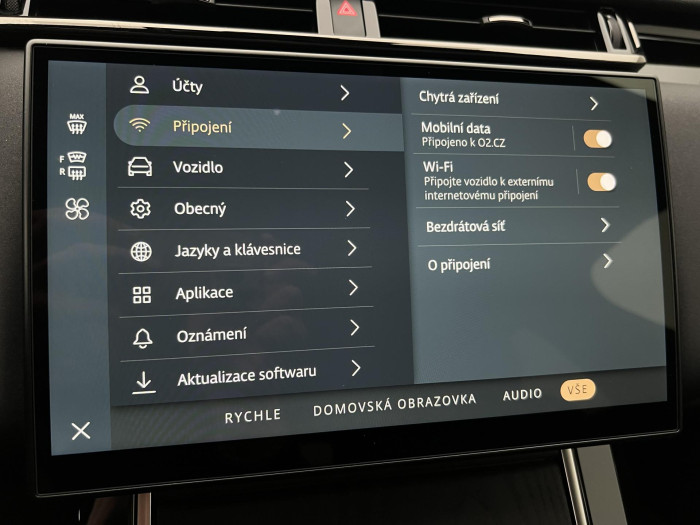 Land Rover Range Rover Velar P250 DYNAMIC SE AWD AUT CZ 2.0 Dynamic SE