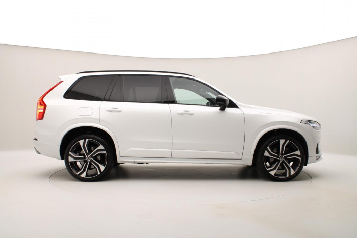 Volvo XC90 B5 AWD R-DESIGN AUT REZERVACE