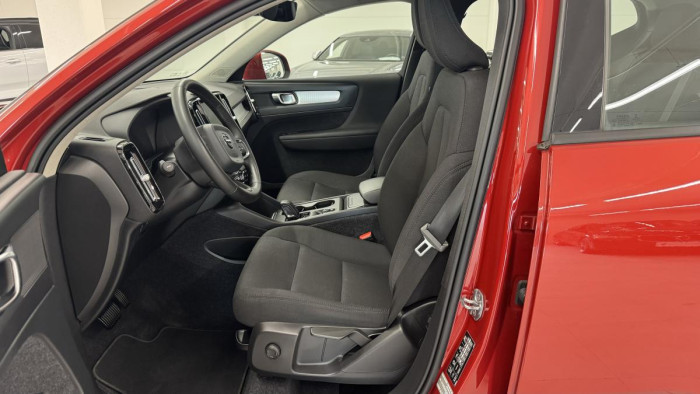 Volvo XC40 T3 MOMENTUM AUT REZERVACE 1.5 Momentum