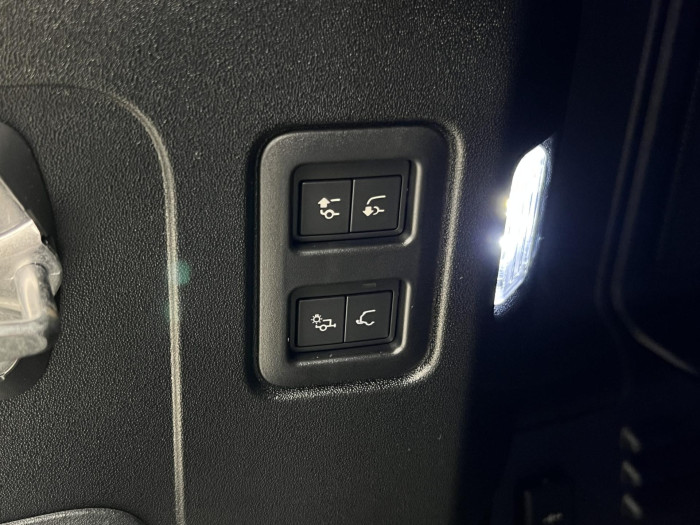 Land Rover Defender 110 D250 X-DYNAMIC SE AWD AUT 3.0 d Dynamic SE