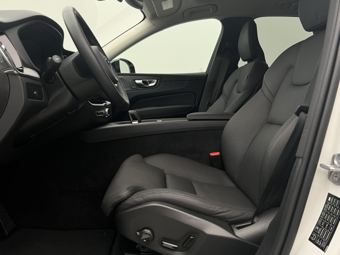 Volvo XC60 B5 AWD PLUS DARK AUT 1.maj.