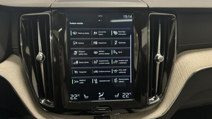 Volvo XC60 B5 AWD INSCRIPTION REZERVACE