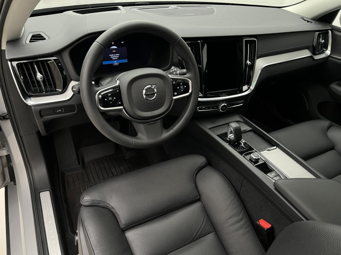 Volvo V60 B4 ULTIMATE DARK AUT 1.maj.