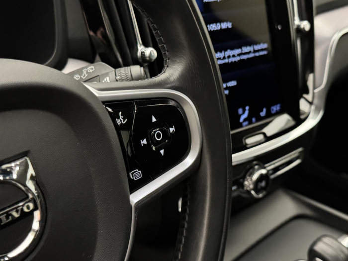 Volvo V60 B4 MOMENTUM POLESTAR REZERVACE 2.0 Momentum