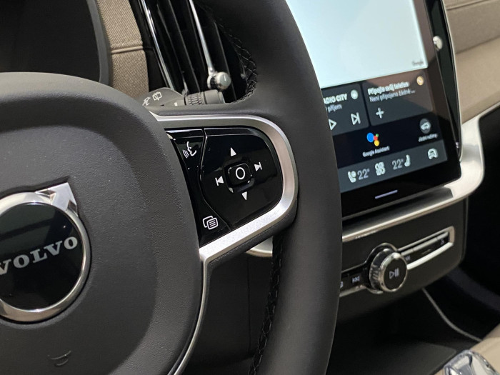 Volvo XC90 T8 AWD RECHARGE DARK ULTRA 7m