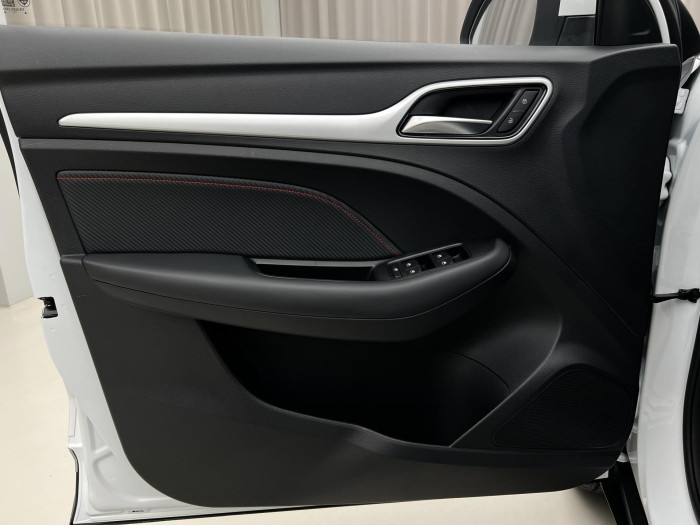 MG ZS 1.5 ESSENTIAL PLUS CZ 1.maj.