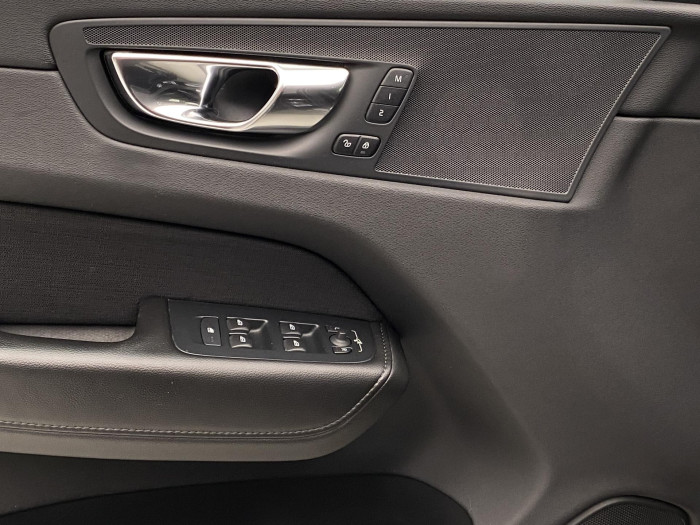 Volvo XC60 D3 AWD MOMENTUM AUT CZ 2.0 d Momentum