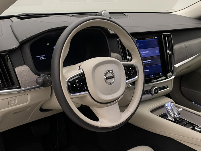Volvo V90 CC B4 AWD ULTIMATE CZ 1.maj 2.0 CC CC