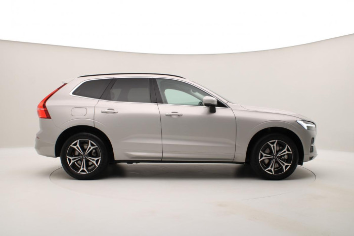 Volvo XC60 B4 MOMENTUM PRO REZERVACE 2.0 Momentum